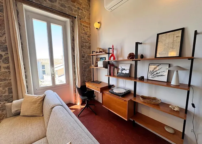 Modern Near Beaches & Restaurants Daire