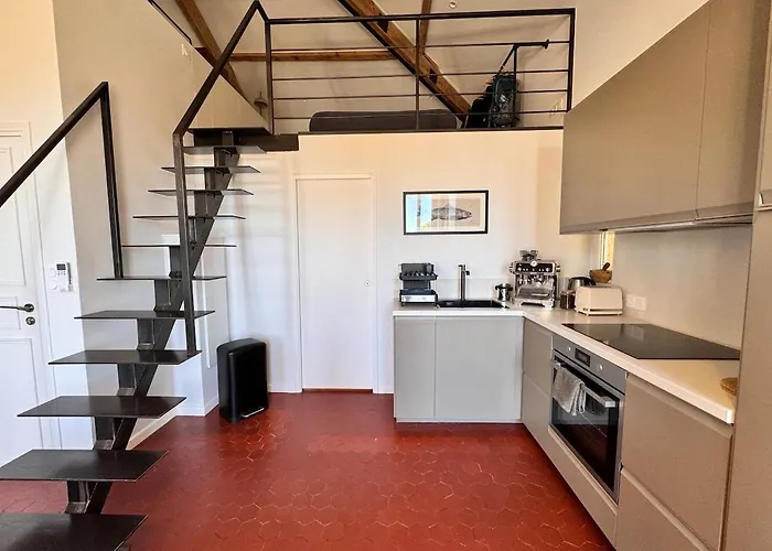 Daire Modern Near Beaches & Restaurants *