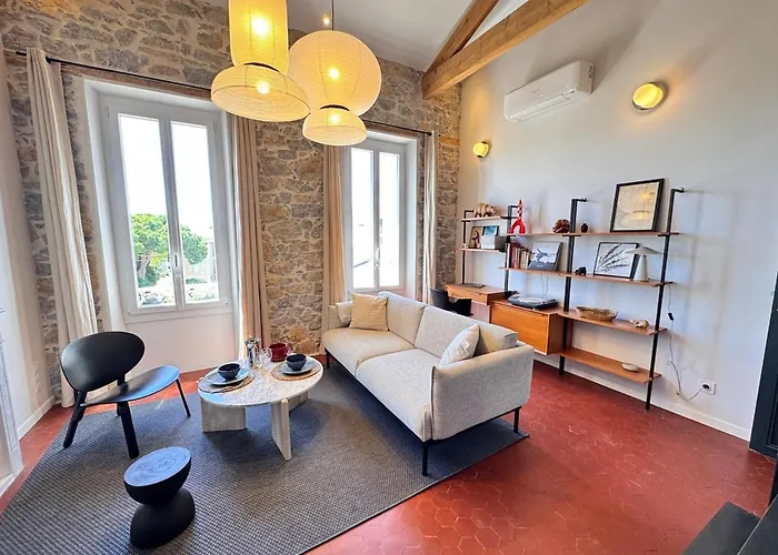 Modern Near Beaches & Restaurants Carqueiranne